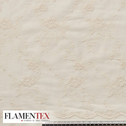 Tejido de batista bordada.