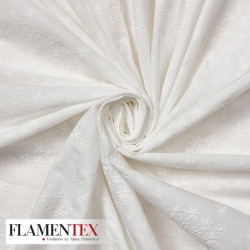 Tejido de batista bordada.