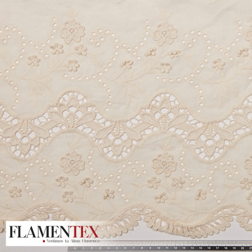 Tejido de bordado de algodón acabado con puntilla en los dos extremos.