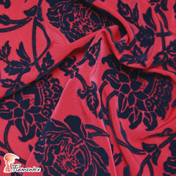 MADISON FLOSAR D/4. Stretch satin fabric with flocked polka dots. Ideal for fitted flamenco dresses.