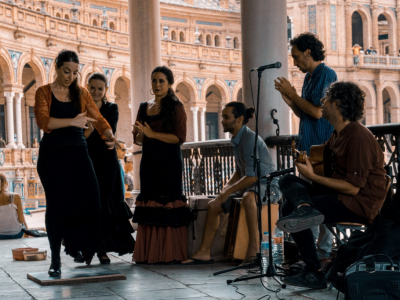 Descubrimos los 4 tejidos imprescindibles para bailar flamenco